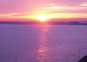 海上朝日倍音浴@海ほたる